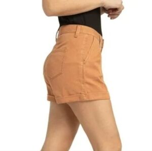 Jordache High Rise Pleated Rolled Cuff Short NWT Size 22 ❤️❤️